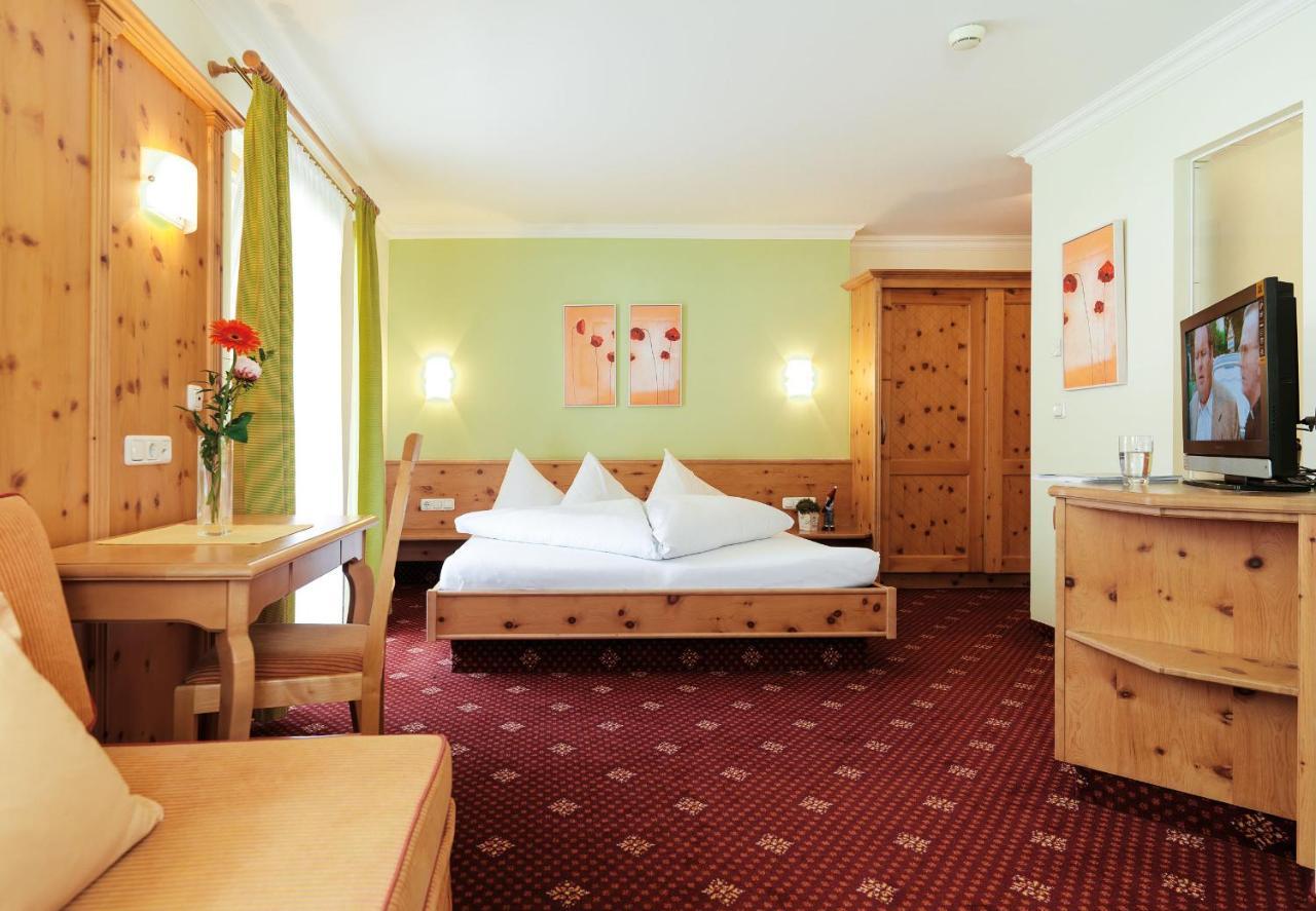 לאנדק Hotel Enzian מראה חיצוני תמונה